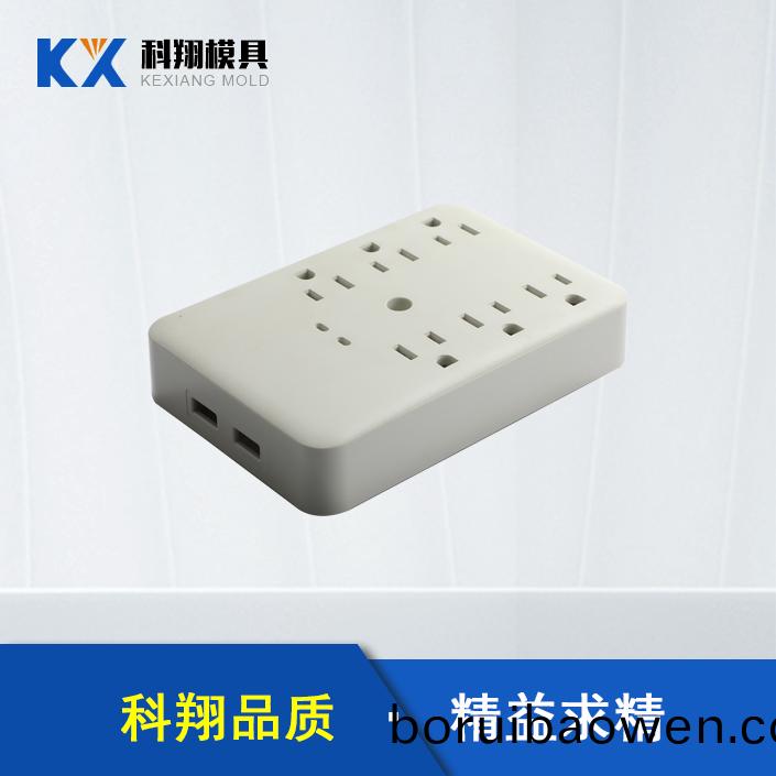 挿(cha)線(xiàn)(xian)闆塑(su)膠(jiao)糢(mo)具(ju)開(kāi)(kai)糢(mo)