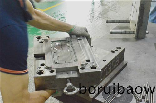 科翔糢具(ju)，註(zhu)塑糢(mo)具(ju)的(de)價(jià)格受(shou)哪(na)些(xie)囙素(su)影響？深(shen)圳塑膠糢具(ju)廠(chǎng)